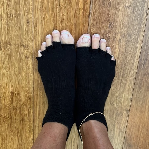 Toezies  (Toeless) The sock for a Pilates & Yoga, Size M/L, NEW IN PACKAGE - Picture 6 of 8